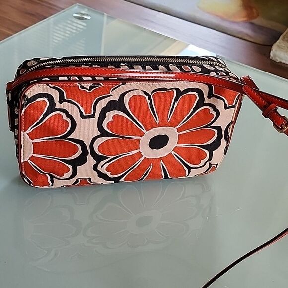 Coach Handbags - Coach Poppy Flight Bag